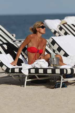 Patty & jimmy sono due amici per la pelle praticamente inseparabili, tanto che persino i loro abiti sono coordinati. Raffaella Zardo e Claudia Galanti, amiche per la pelle ...