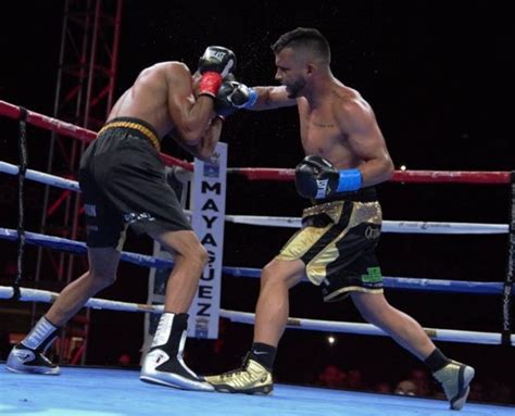 Este combate pondrá el juego los campeonatos mundiales de la pelea de este sábado 8 de mayo será la tercera para el 'canelo' álvarez en cinco meses, siendo la última aquélla que ganó ante el turco avni yildirim. Quintana vs. Floyd / Ambos púgiles hablan sobre la pelea ...