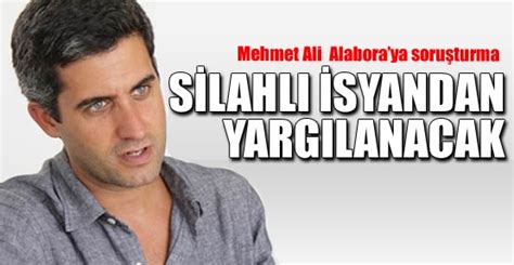 İlk tiyatro deneyimini, okulun tiyatro kolunda i̇ngilizce oynadıkları, çöpçatan (the matchmaker), damdaki kemancı , batı yakasının hikayesi oyunları ile yaşayan memet ali alabora lise yıllarında da. Mehmet Ali Alabora'ya şok soruşturma