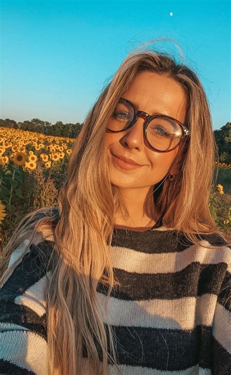 New thread thanks to @lozzapaloozza for the most liked title zoe sugg #27 new year same boring zzzoella. Pin by Weirdo on Zoella in 2020 | Cozy outfit, Zoe sugg ...