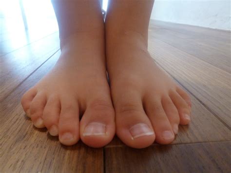 子どもの足を育てよう! - （福岡市）外反母趾・浮指の ...