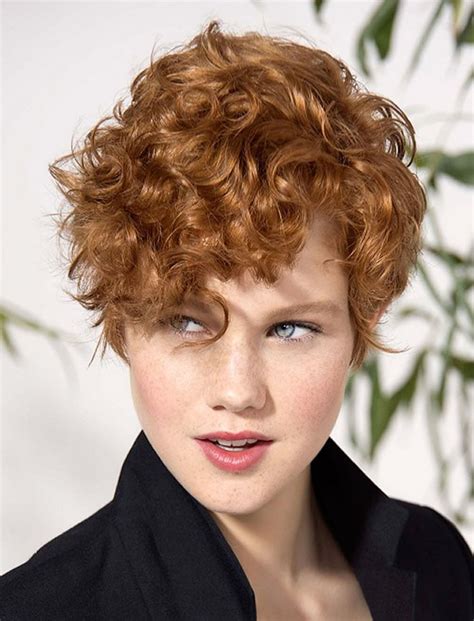 Curly hair is believed to be rather troublesome and pretty challenging in maintenance. 31 Most Magnetizing Short Curly Hairstyles in 2020-2021 ...