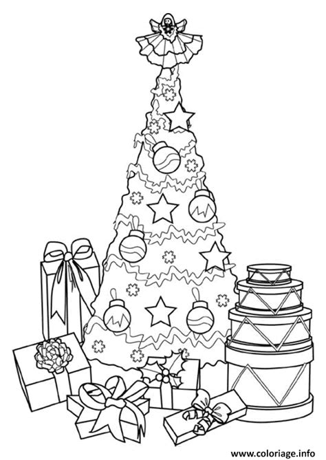 Coloriage deux bas de noel avec des surprises. Coloriage Sapin De Noel 17 dessin