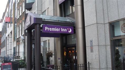 Premier inn london county hall hotel, london. Premier Inn London City Tower Hill (London Borough of ...