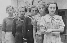 auschwitz jews jewish survived concentration nazi camp survivors sister meisjes joodse holocaust slovakian were slovak joden
