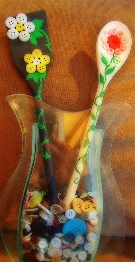 Glue stems using craft sticks or drinking straws. Pin by Joan Weisbarth on BUTTONS BUTTONS AND MORE BUTTONS ...