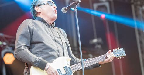 Stream baby don't go the new song from danny vera. Zanger Golden Earring werkt samen met J.B. Meijers en ...