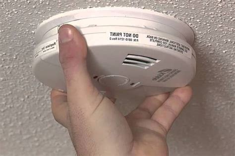 In the event of a carbon monoxide leak, it is critical that you carbon monoxide alarms can be placed anywhere in the room. How to Disable or Replace an RV Carbon Monoxide Detector