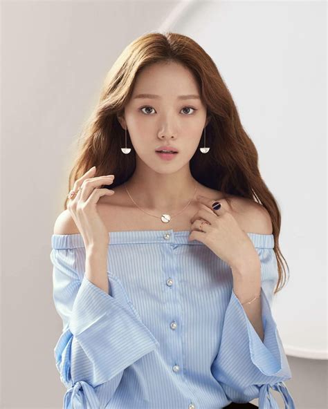 Người mẫu trẻ 'gây sốt' ngay từ vai diễn đầu tiên. Lee Sung Kyung