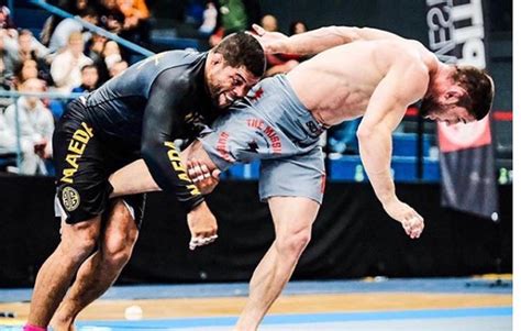 In response to all the controversy causing tension in the jiu jitsu community regarding the andre galvao & ryron gracie match almost ten. «Aucun Gi Grappling au lieu du Jiu-Jitsu ne devrait être ...