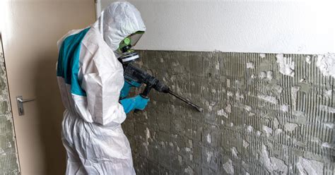Einzelne fliesen entfernen wer nur eine einzelne, kaputte fliese entfernen möchte, kann hier die fugenmasse rund um die betroffene fliese entfernen. Fliesenkleber entfernen: So gelingt die Arbeit - DAS HAUS