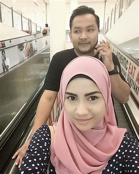 The parents of mila jirin are jirin borhan, zarinah haron. Mila Jirin Bakal Nikah Dengan Pengurus Sendiri ~ Perihal Negara