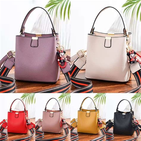 Aneka pilihan tas handbag wanita hadir di matahari dengan harga murah dan kualitas terjaga. TAS WANITA TERBARU TP159 HANDBAG MULTIFUNGSI 17X12X19CM ...