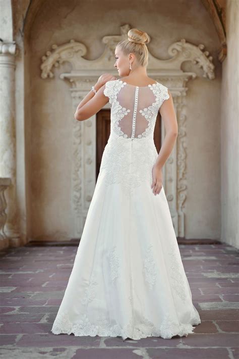 Hochwertige hochzeitskleider in großer auswahl an brautkleider brautjungfernkleider kaufen jetzt die glamouröse hochzeitskleider und genießen schnelles online shopping bei milanoo! Brautkleid Albina Rückenfrei Kleiderfreuden Inh. Ewelina ...