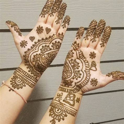 Henna is used to temporarily dye the skin by using beautiful designs and patterns. Hire Modern and Traditional Henna - Henna Tattoo Artist in ...