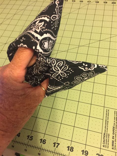 If you are new to henna, do not mix the entire bag at once. Pin by Vicki Jo on Homemade (With images) | Henna hand ...