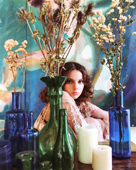 Елегантна рокля от луксозно,тежко падащо жарсе. Dafne Keen - The Laterals Issue 05 November 2020 • CelebMafia