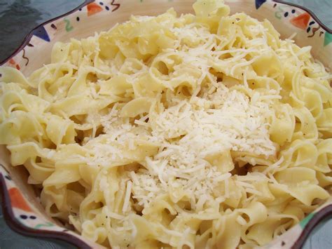 Easy, delicious and healthy paula deen's easy cheesy chicken casserole recipe from sparkrecipes. Paula Deen Chicken Noodle Casserole Recipe / Slow Cooker ...