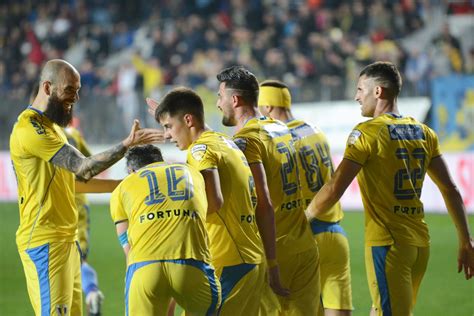 Kitur naudojant ar cituojant šį straipsnį, būtina nurodyti jo autorius bei redaktorius.autorius. FC Petrolul - ACS Energeticianul 2-0/Oxigen în lupta ...