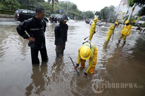 Meliputi wilayah kecamatan malinau kota dan malinau utara hingga pukul 11:00 wita. Hujan Deras dari Pagi Hari, Kawasan Megaria Tergenang, Foto 6 #1830855 - Tribunnews.com