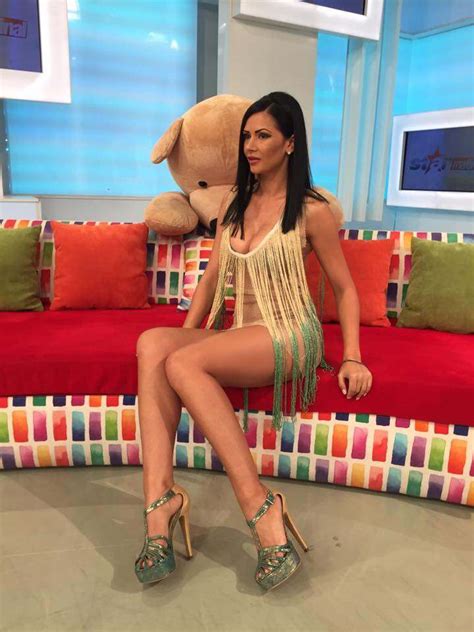 Dinu r paulesc was born circa 1973. RALUCA DUMITRU asistenta STAR MATINAL de la ANTENA STARS ...