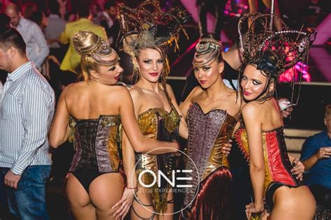 Di giorno si percepisce un'atmosfera calma e tranquilla, ma di notte le. Do you #TWERK? Or do you #VOGUE? - One Club Bucharest ...