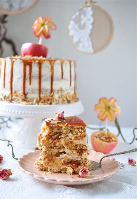 Die eier trennen und das eiweiß zu steifem… Apfel- Karamell Torte mit Apfel- Dessert | Karamell torte ...