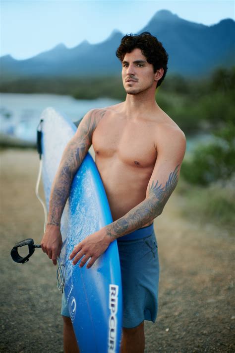 Medina, puffs out his cheeks as he talks with reporters at end of court session at fort mcpherson, ga., sept. Gabriel Medina : GABRIEL MEDINA WINS TAHITI PRO TEAHUPO'O ...