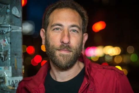 Ari shaffir made a video and a tweet about kobe and has deleted them and switched to private i'm not a fan of ari shaffir, but i gotta say, that is his comedic style. Comedian Ari Shaffir Marks Kobe Bryant's Death In ...