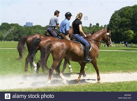 Check spelling or type a new query. Reiten Im Englischen Garten Das sieht teuer aus von Reiten ...