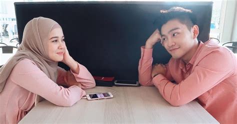 Dengan wajah sangat cantik, tubuh tinggi semampai, dan kemampuan akademis yang cukup baik, pantaslah kalau fenti memasuki akademi tersebut. Sinopsis Drama Awak Suka Saya Tak - OH HIBURAN