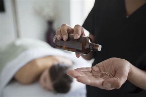 Hot oil massage (video 2013). 5 Best Massage Oils According to Massage Therapists