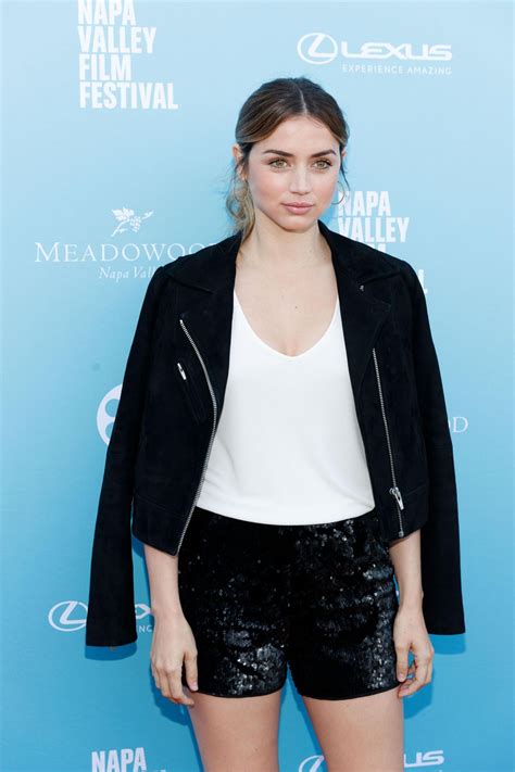 Ia mendapatkan peran dalam film berbahasa inggris. Ana de Armas - Rising Star Showcase, Napa Valley Film ...