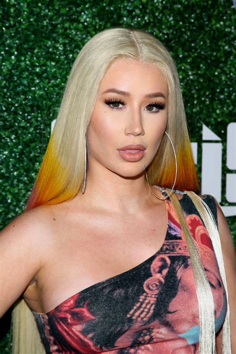 'i'm officially unsigned!' iggy azalea has parted ways with island records, the rapper announced via social media on saturday, tweeting i'm officially. Iggy Azalea's Alleged Nude Photos Leak Online, Rapper ...