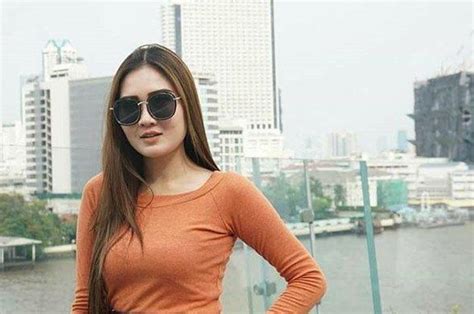 Akan selalu ada kejutan buat nelvers tercinta karena nella kharisma sekarang lebih fokus untuk kalian semuaaa. Pedangdut Senior Bongkar Rahasia Besar Nella Kharisma, Tak ...