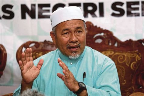 Yang berhormat ustaz dato' sri tuan ibrahim bin tuan man (jawi: DAP's 'will uphold Islam' remark an attempt to get Malay ...