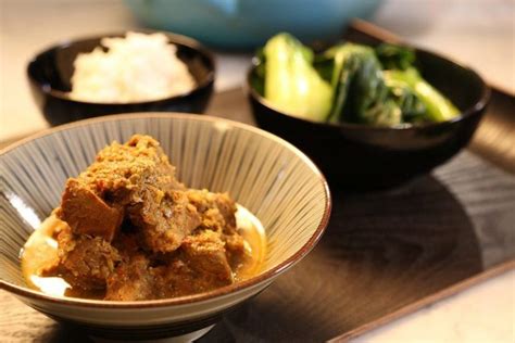 Coconut milk adds sweet richness to the sauce. Hairy Bikers Beef Curry / Bbc food hairy bikers lamb curry Hairy Bikers ... : Recipe from the ...