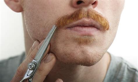 Let's discuss moustache in the comments. Comment bien tailler sa moustache - 7 étapes
