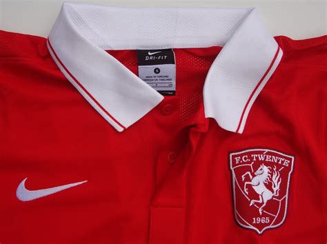 Uit rivalen ontstaan om samen verder te gaan. Fc Twente Shirt Achterkant - FC Twente 19-20 Third Shirt ...