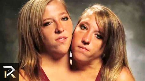 Abigail loraine hensel and brittany lee hensel (born march 7, 1990) are american conjoined twins. Abby And Brittany Hensel Restroom - Abby And Brittany ...