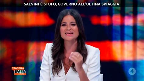 Aggredita troupe "Stasera Italia" Mediaset a Roma, la ...
