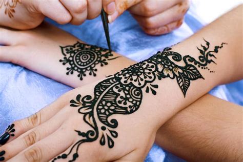 So use this recipe as a guide but get curious and play with the consistency of each ingredients. Henna tatoeages, toch niet zo onschuldig ? - Huidarts.com