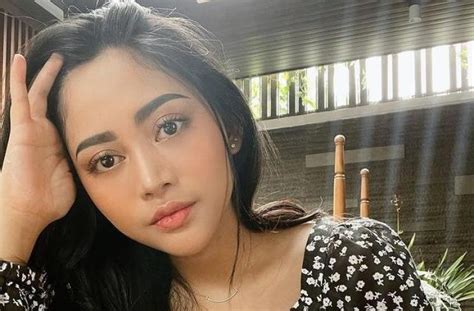 Gigolo bali vs 2 bule horny. Rachel Vennya Foto Bareng Bule Ganteng, Wajahnya Bikin ...