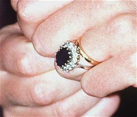 Kate's ring was the engagement ring that prince charles gave princess diana. Celebrity Wedding Rings: Diamonds Are Forever - Help! I'm ...
