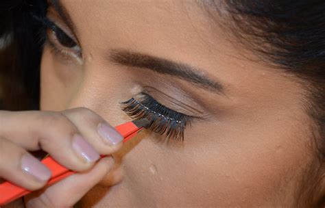 Check out our tips on how to apply fake eyelashes like a pro. How To Apply False Eyelashes? - Stepwise Tutorial and Tips