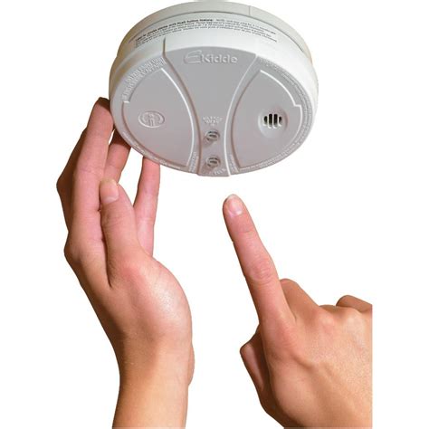 The first smoke detector type, ionization alarms are generally more responsive to a flaming fire (for instance, when a lit candle tips over and ignites a curtain), according to the national fire protection association (nfpa). Kidde: Battery Operated Smoke Detector, with Hush Button ...