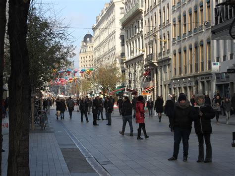 Selon un sondage pour franceinfo. Le nombre d'habitants à Lyon et dans le Rhône progresse à vitesse grand V