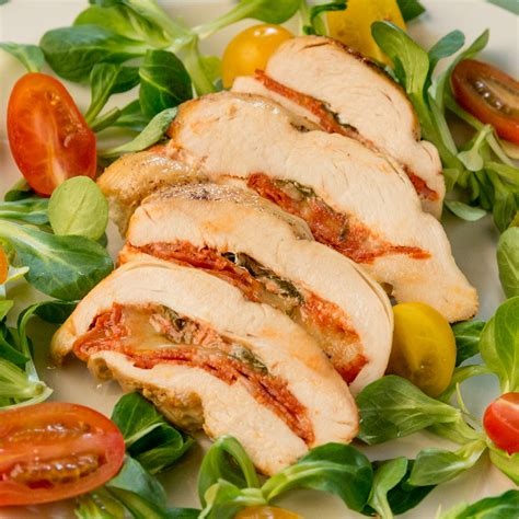 Alternatively, make the recipe vegetarian by topping with chunky, fresh guacamole. So Delicious | Chorizo and Mozzarella Filled Chicken ...