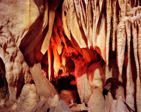 Höhlen können eine große faszination ausüben. Atta-Höhle in Attendorn - die größte Höhle Deutschlands