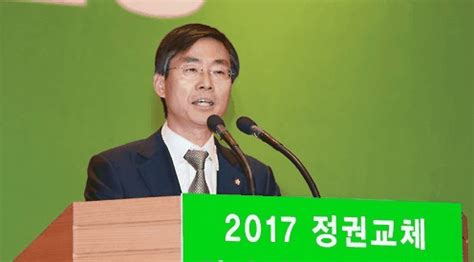 미래통합당 최다선인 5선의 조경태 의원의 압박을 가볍게 뿌리친 라디오방송 pd가 화제를 모으고 있다. 법률과상식: 국회의원 조경태 탈당 이유,정청래 조경태 막말